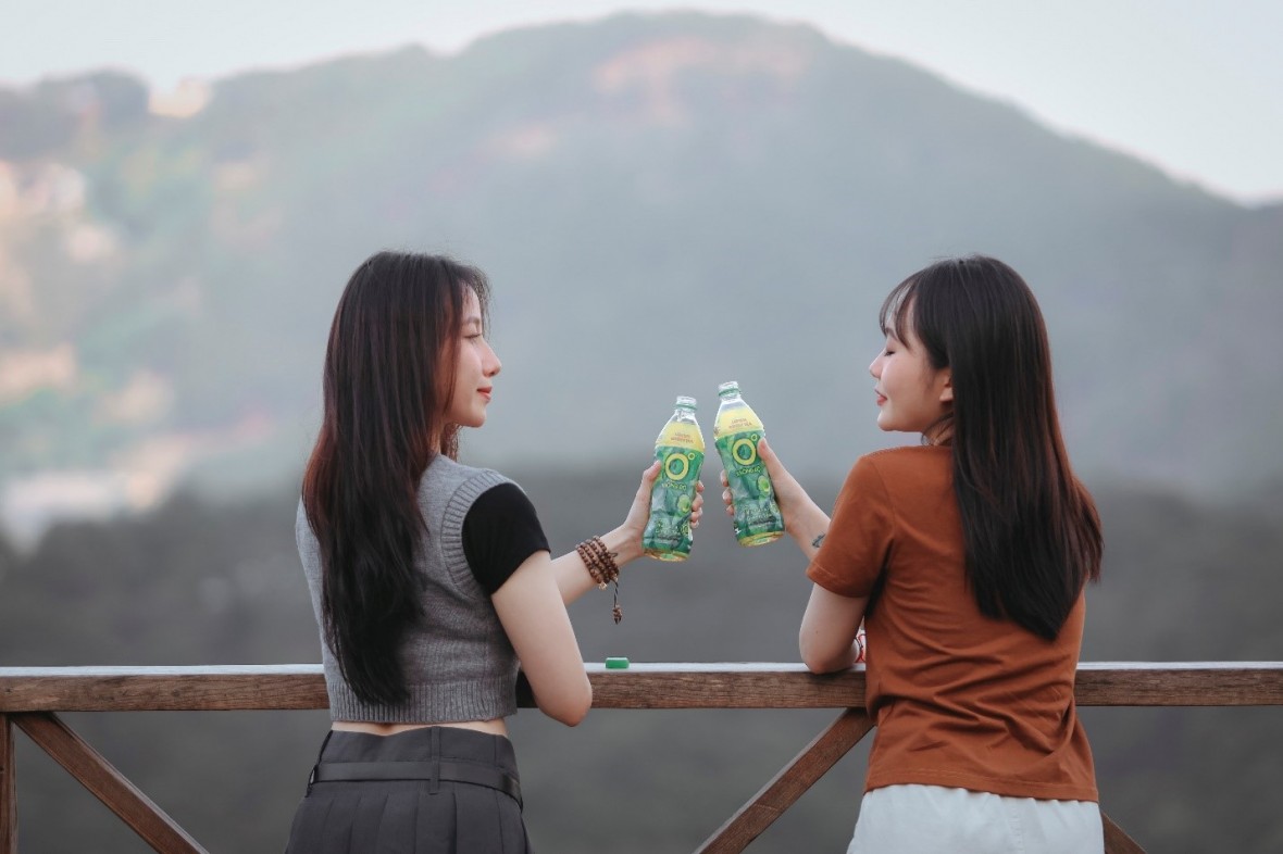 Dừng lại vài phút với Trà Xanh Không Độ giữa khung cảnh yên bình giúp tinh thần thư giãn, giảm stress, giải tỏa căng thẳng và tận hưởng nhịp sống tự do.