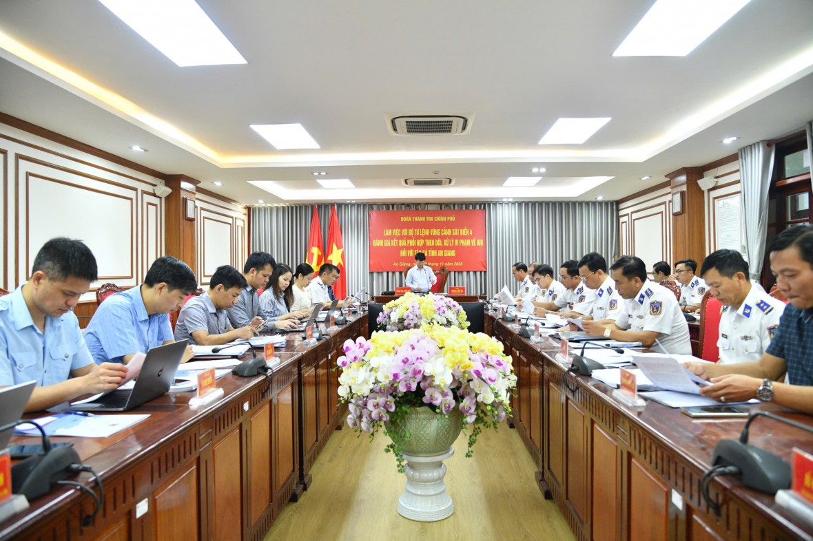 Thanh tra Chính phủ làm việc với BTL Vùng Cảnh sát biển 4 về công tác phối hợp chống IUU