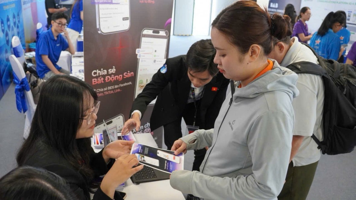 Doanh nghiệp giới thiệu sản phẩm tại WISE HCMC + 2025.