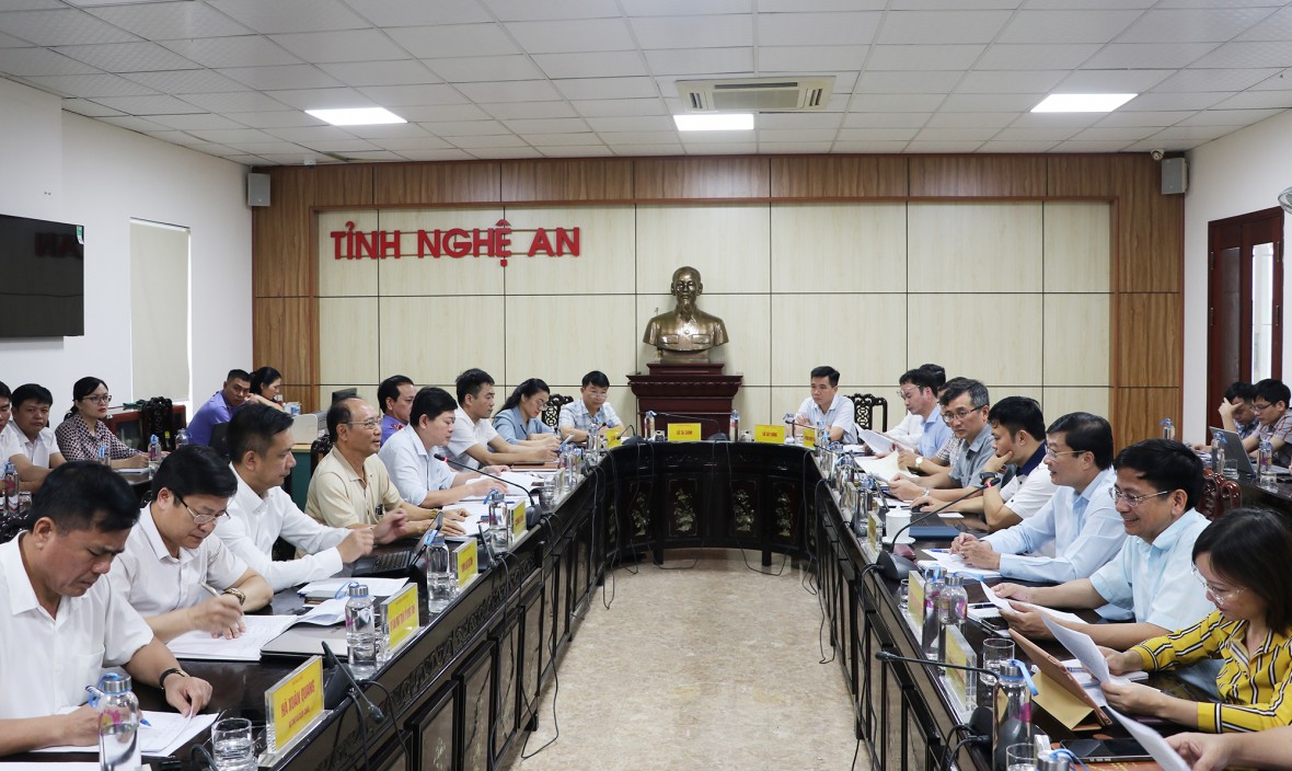 Tỉnh Nghệ An chủ động giải quyết dứt điểm các vụ việc phức tạp. Tỉnh Nghệ An chủ động giải quyết dứt điểm các vụ việc phức tạp.