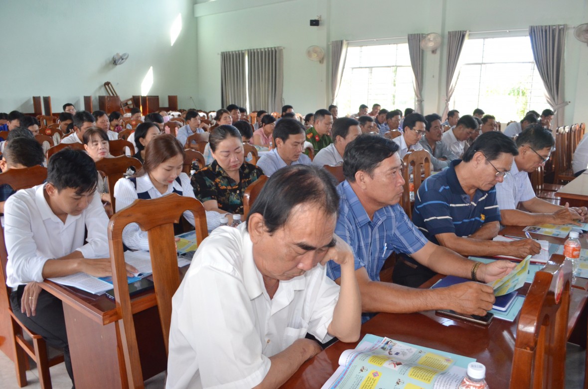 Cà Mau: Hỗ trợ chuẩn tiếp cận pháp luật gắn với xây dựng Nông thôn mới Cà Mau: Hỗ trợ chuẩn tiếp cận pháp luật gắn với xây dựng Nông thôn mới