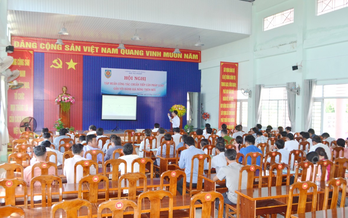 Cà Mau: Hỗ trợ chuẩn tiếp cận pháp luật gắn với xây dựng Nông thôn mới Cà Mau: Hỗ trợ chuẩn tiếp cận pháp luật gắn với xây dựng Nông thôn mới