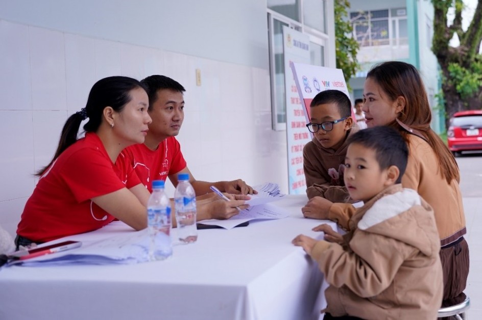 “Trái tim cho em” - Hành trình yêu thương đến với trẻ em Phú Thọ