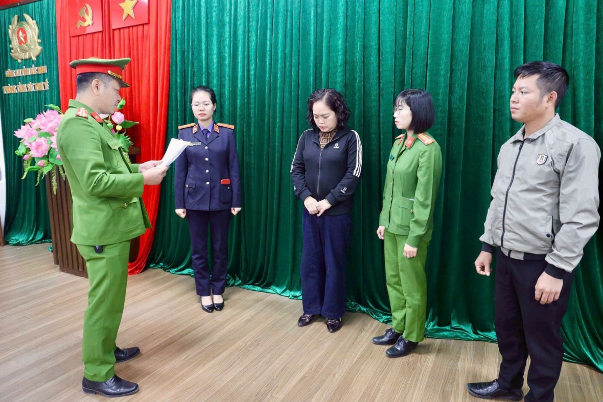 Khởi tố 02 cán bộ thuộc Cơ quan Thuế về tội “Nhận hối lộ”