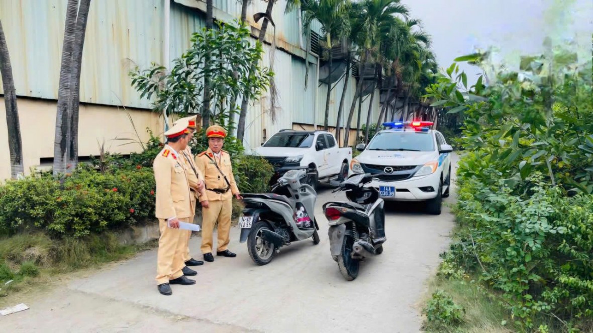 Triệu tập nhóm thiếu niên “bốc đầu”, livestream trên đường bao biển Quảng Ninh