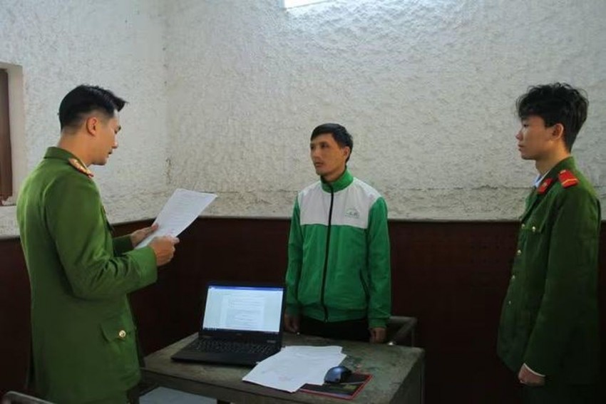 Mâu thuẫn lúc xem đánh cờ tướng, một người bị đâm nguy kịch