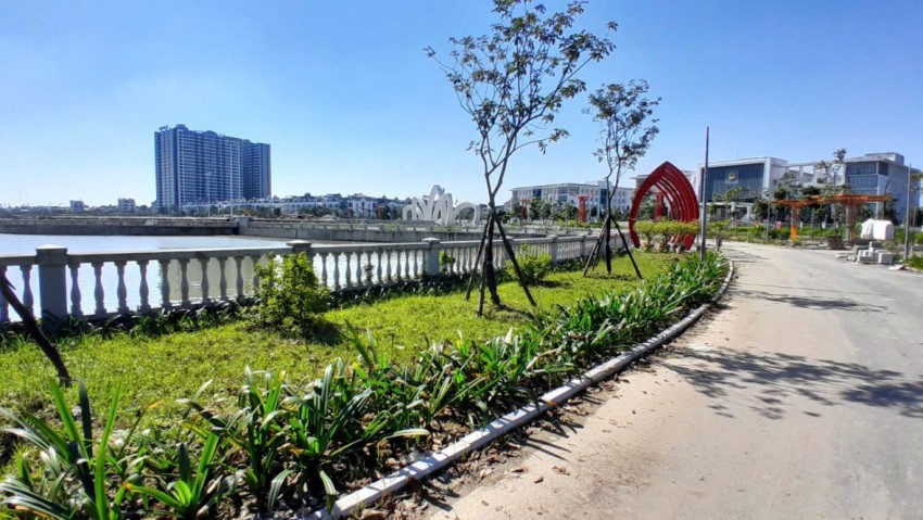 Cận cảnh Công viên Gia Lâm tăng tốc về đích trước tết Nguyên đán Cận cảnh Công viên Gia Lâm tăng tốc về đích trước tết Nguyên đán