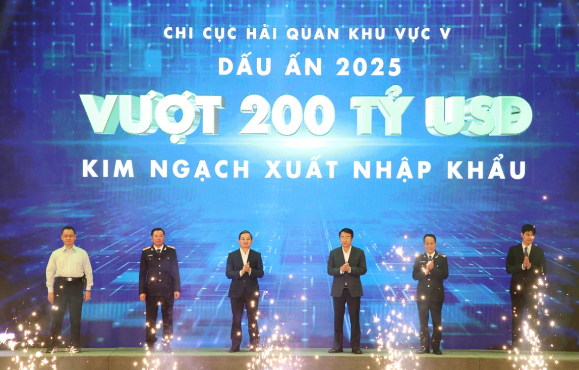 Chi cục Hải quan khu vực V: Kim ngạch xuất nhập khẩu vượt mốc 200 tỷ USD