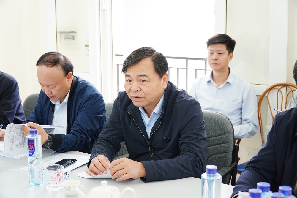 Thứ trưởng Bộ Nông nghiệp và Môi trường kiểm tra tiến độ dự án hệ thống kênh mương ở Phú Thọ Thứ trưởng Bộ Nông nghiệp và Môi trường kiểm tra tiến độ dự án hệ thống kênh mương ở Phú Thọ