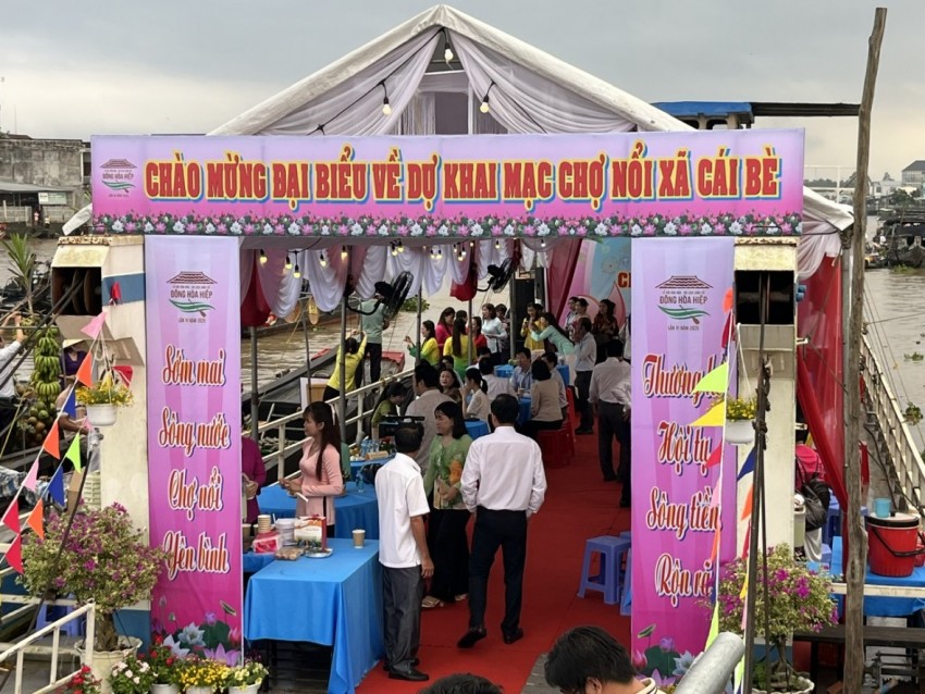 Chợ nổi Cái Bè “thức giấc” trong Lễ hội Văn hoá - Du lịch Làng cổ Đông Hòa Hiệp