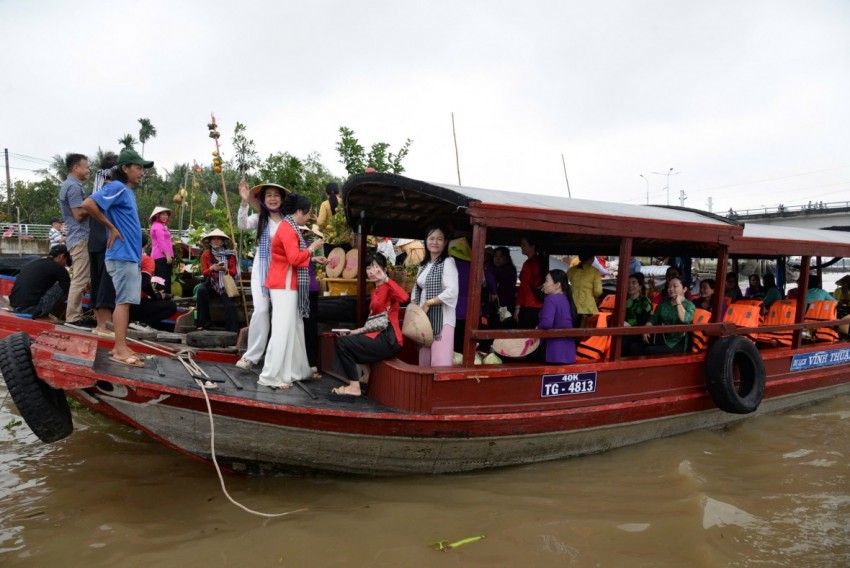 Chợ nổi Cái Bè “thức giấc” trong Lễ hội Văn hoá - Du lịch Làng cổ Đông Hòa Hiệp