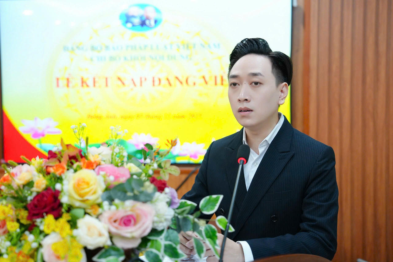 Đồng ch&iacute; Trần Trọng Đạt ph&aacute;t biểu tại buổi lễ.