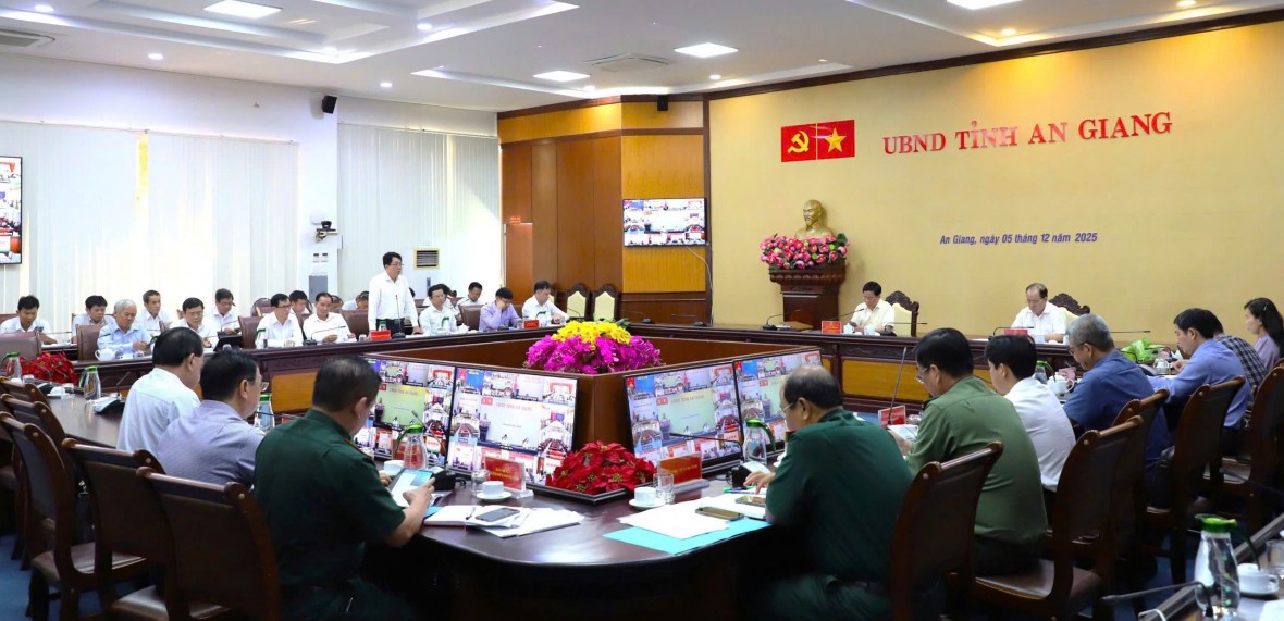 Khắc phục nhanh sự cố điện Phú Quốc, sẵn sàng ngầm hóa lưới điện nhằm chuẩn bị hạ tầng kỹ thuật hiện đại phục vụ APEC 2027 Khắc phục nhanh sự cố điện Phú Quốc, sẵn sàng ngầm hóa lưới điện nhằm chuẩn bị hạ tầng kỹ thuật hiện đại phục vụ APEC 2027