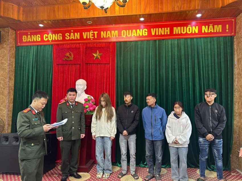 Khởi tố 5 đối tượng mua bán, thu thập trái phép thông tin tài khoản ngân hàng