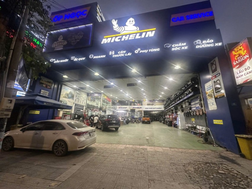 “Lốp Ngọc – Cơ sở lớn, phục vụ 24/24 và tấm lòng hướng về cộng đồng”.