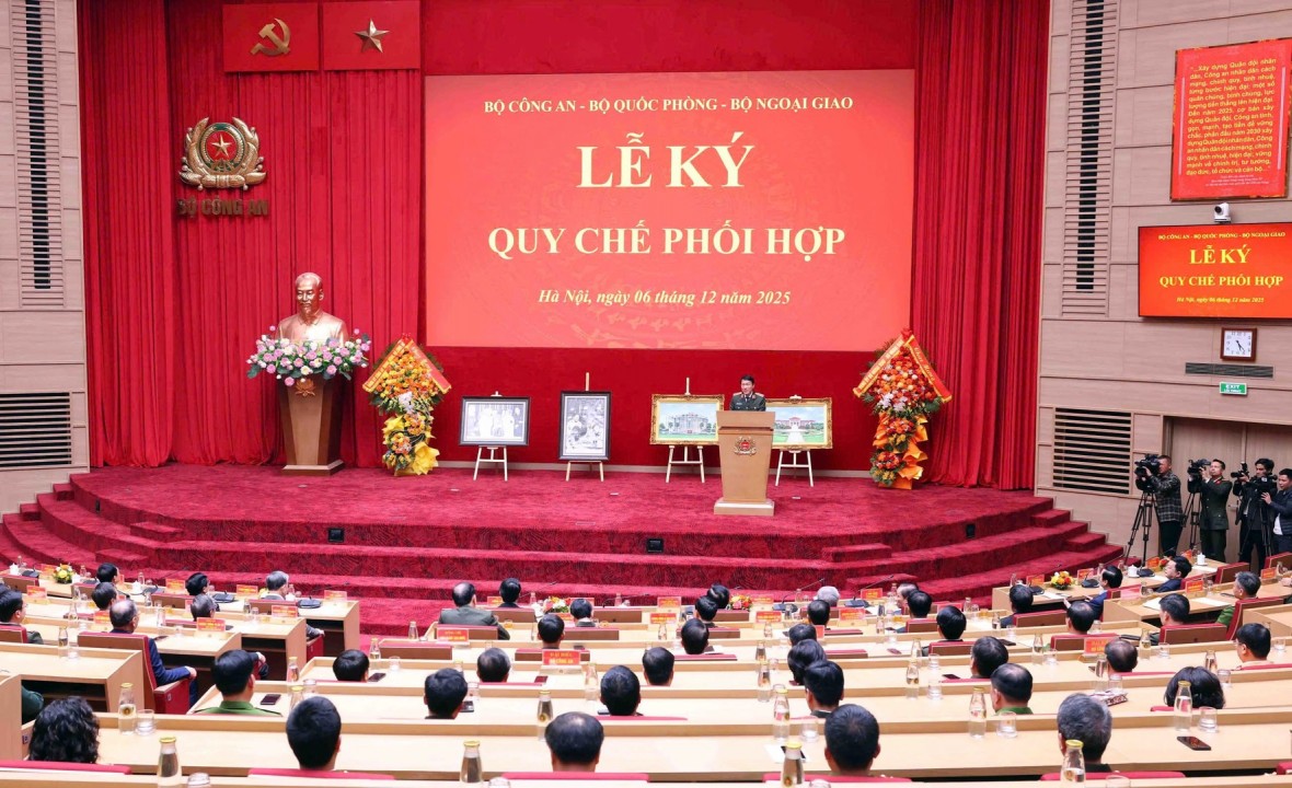 Lễ ký Quy chế phối hợp giữa Bộ Công an, Bộ Quốc phòng và Bộ Ngoại giao.