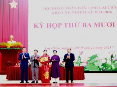 Bà Tẩn Thị Quế được bầu giữ chức Phó Chủ tịch HĐND tỉnh Lai Châu