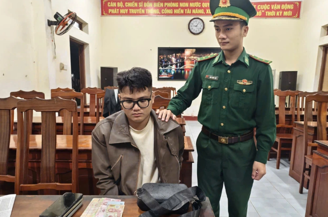 Bắt nhóm thanh niên pha chế tinh dầu ma túy bán cho con nghiện