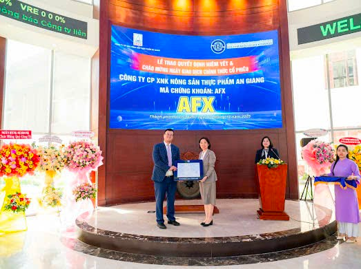 Cổ phiếu của một công ty nông thủy sản ở An Giang chính thức niêm yết trên sàn HOSE Cổ phiếu của một công ty nông thủy sản ở An Giang chính thức niêm yết trên sàn HOSE