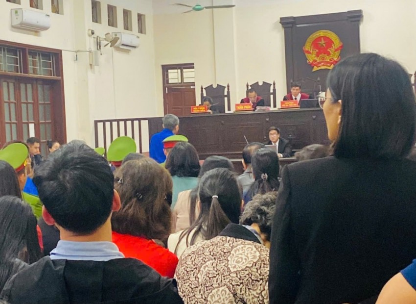 Toàn cảnh phiên toà. Toàn cảnh phiên toà.