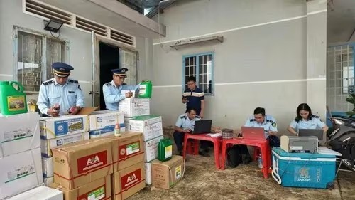 Phát hiện 3 vụ hàng nhập lậu quy mô lớn ở Tây Ninh Phát hiện 3 vụ hàng nhập lậu quy mô lớn ở Tây Ninh