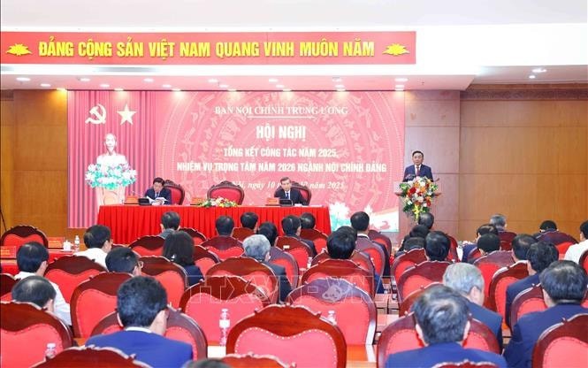 Xử lý nghiêm, công khai cán bộ nhũng nhiễu, gây phiền hà người dân, doanh nghiệp
