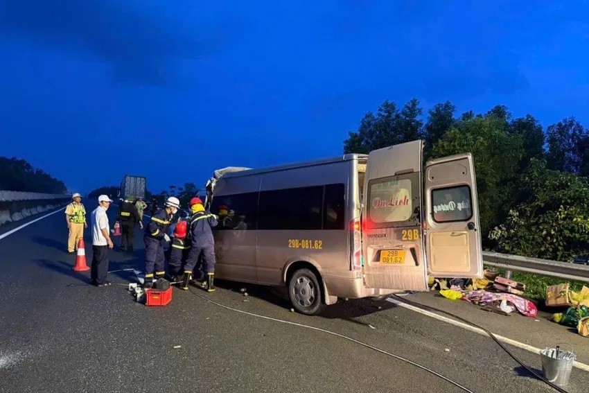 vụ tai nạn trên cao tốc Đà Nẵng - Quảng Ngãi khiến bốn người tử vong, bảy người bị thương đang điều trị tại bệnh viện.