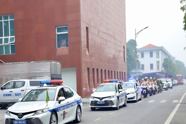 Công an tỉnh Hưng Yên ra quân thực hiện cao điểm tấn công trấn áp tội phạm Công an tỉnh Hưng Yên ra quân thực hiện cao điểm tấn công trấn áp tội phạm