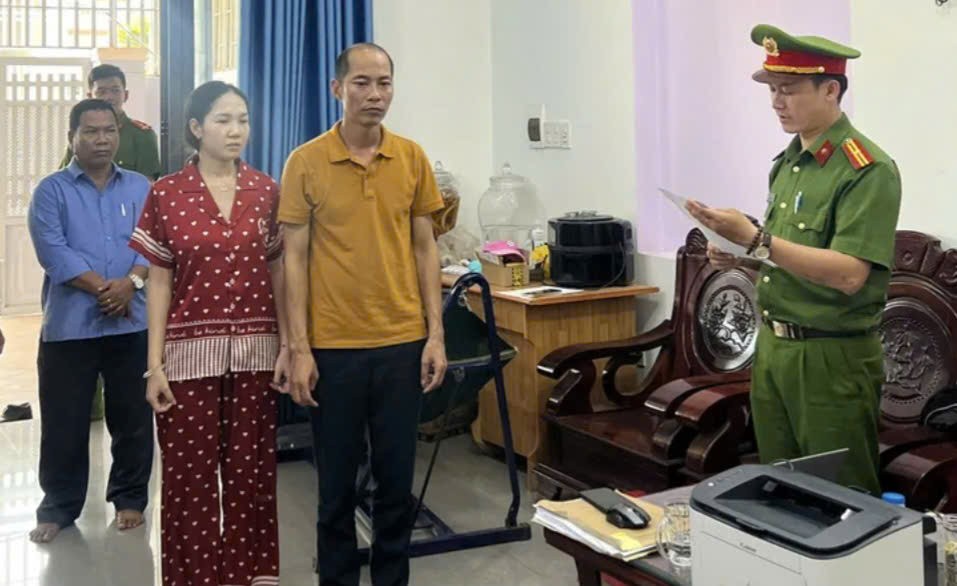 Triệt phá chuỗi phòng khám nha khoa “chui” lừa đảo hơn 1.000 người tại Lâm Đồng Triệt phá chuỗi phòng khám nha khoa “chui” lừa đảo hơn 1.000 người tại Lâm Đồng