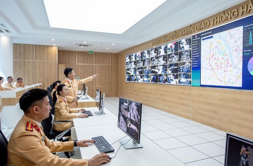Hà Nội chính thức vận hành Trung tâm điều khiển giao thông bằng công nghệ AI