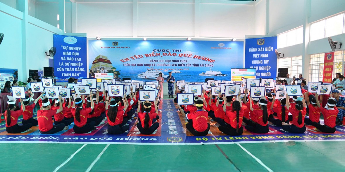Lan toả tình yêu biển đảo quê hương đến với các em học sinh phường Rạch Giá, tỉnh An Giang