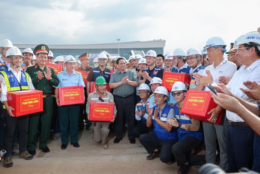 Thủ tướng thị sát sân bay Long Thành trước thời điểm