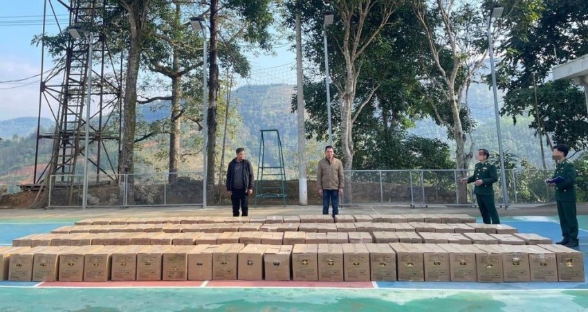 Biên phòng bắt giữ vụ vận chuyển hơn 34 nghìn quả trứng gà nhập lậu từ Trung Quốc Biên phòng bắt giữ vụ vận chuyển hơn 34 nghìn quả trứng gà nhập lậu từ Trung Quốc