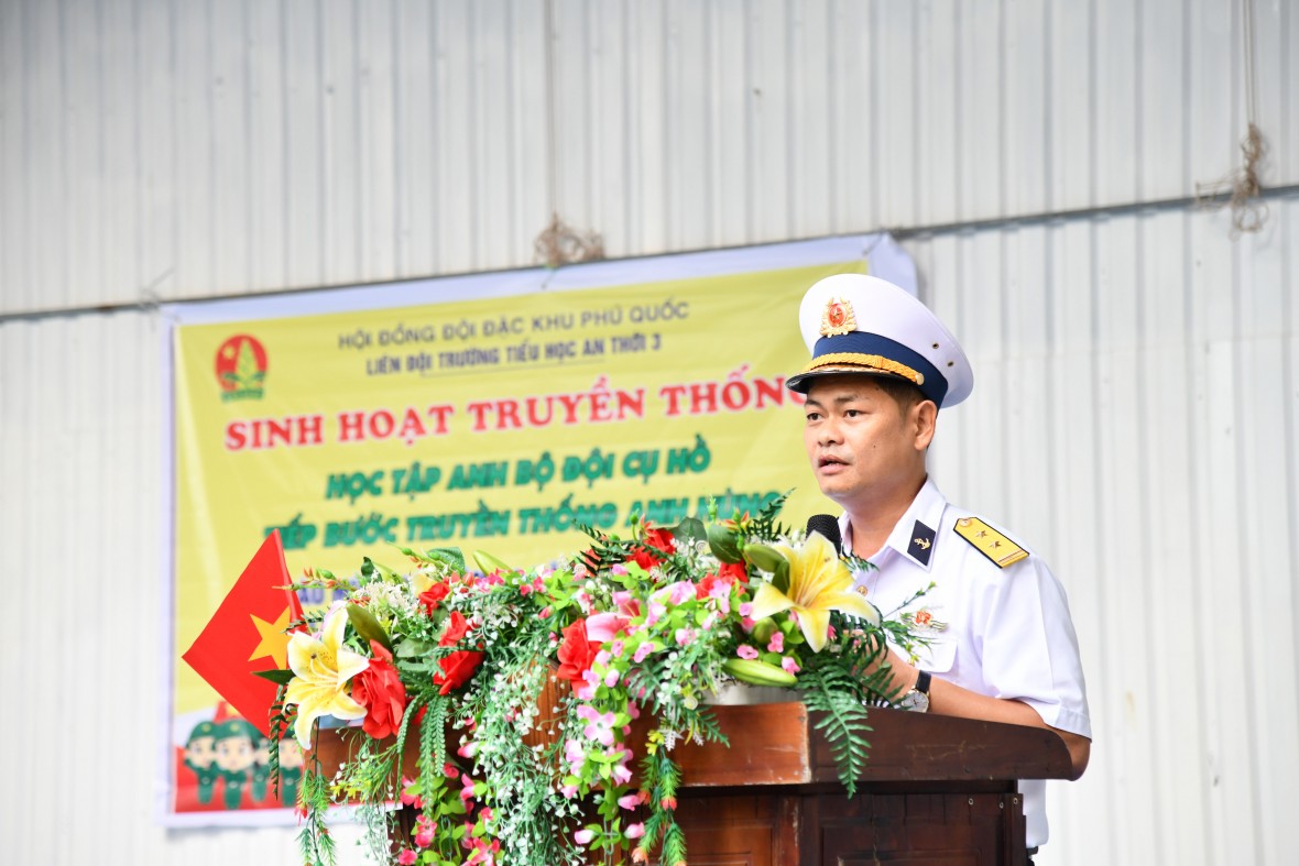 Lữ đoàn 127 nói chuyện truyền thống tại Trường Tiểu học An Thới 3