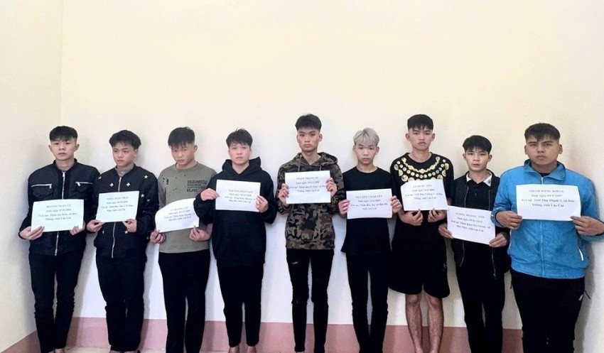 Lào Cai xử lý nhóm thanh thiếu niên tụ tập gây mất trật tự Lào Cai xử lý nhóm thanh thiếu niên tụ tập gây mất trật tự