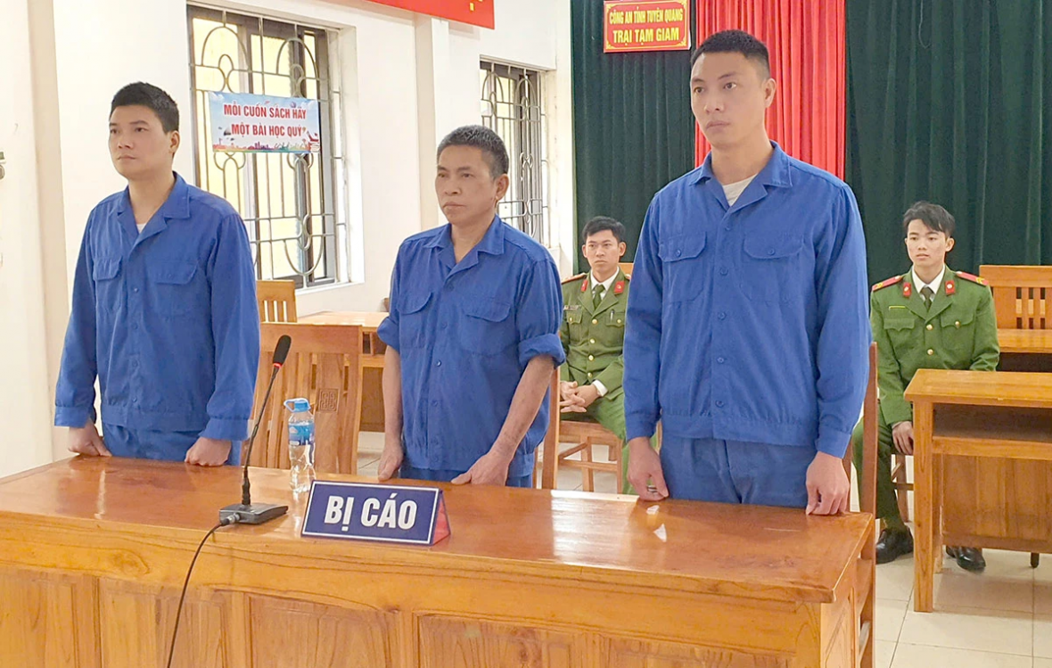 Buôn bán, tàng trữ trái phép chất ma túy, 3 bị cáo lĩnh án trên 20 năm tù Buôn bán, tàng trữ trái phép chất ma túy, 3 bị cáo lĩnh án trên 20 năm tù