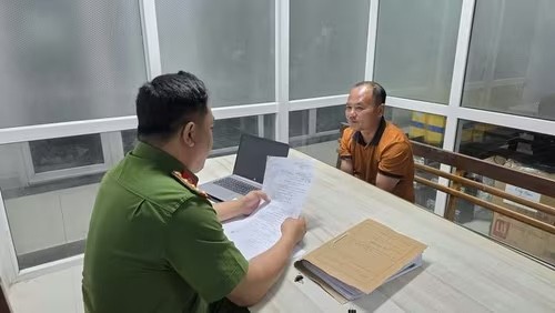 Làm giả tài liệu, chiếm đoạt tài sản rồi vào chùa để lẩn trốn Làm giả tài liệu, chiếm đoạt tài sản rồi vào chùa để lẩn trốn