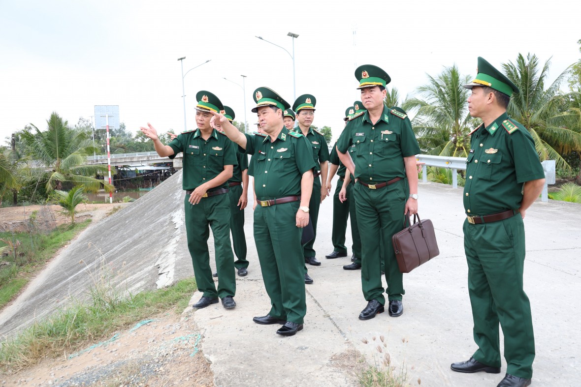 Bộ Tư lệnh BĐBP kiểm tra công tác phòng, chống xuất, nhập cảnh trái phép tại BĐBP tỉnh An Giang Bộ Tư lệnh BĐBP kiểm tra công tác phòng, chống xuất, nhập cảnh trái phép tại BĐBP tỉnh An Giang