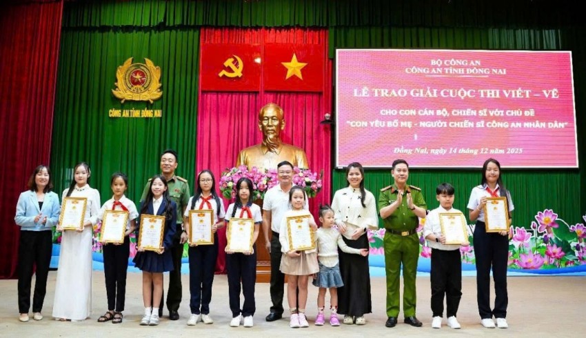 Công an tỉnh Đồng Nai tổ chức Lễ tuyên dương, khen thưởng con cán bộ, chiến sĩ học giỏi năm 2025