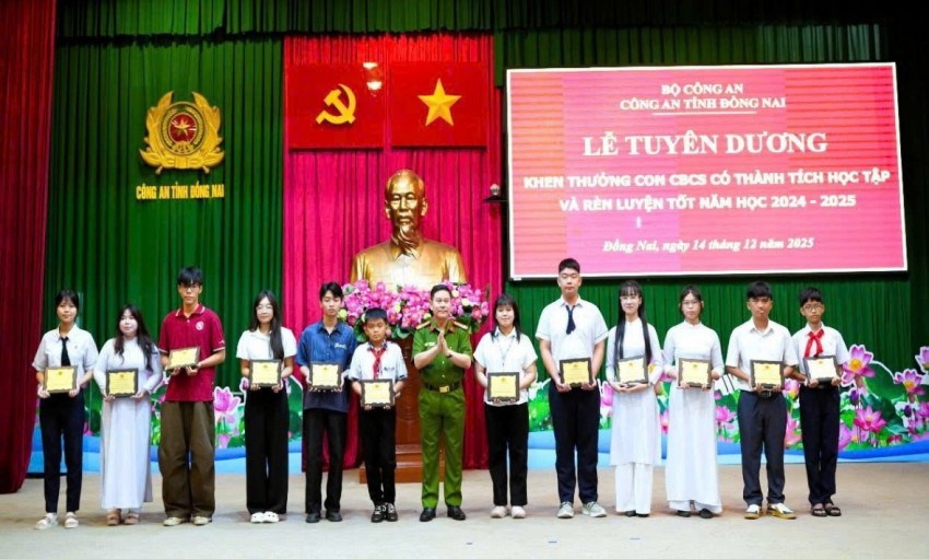 Công an tỉnh Đồng Nai tổ chức Lễ tuyên dương, khen thưởng con cán bộ, chiến sĩ học giỏi năm 2025