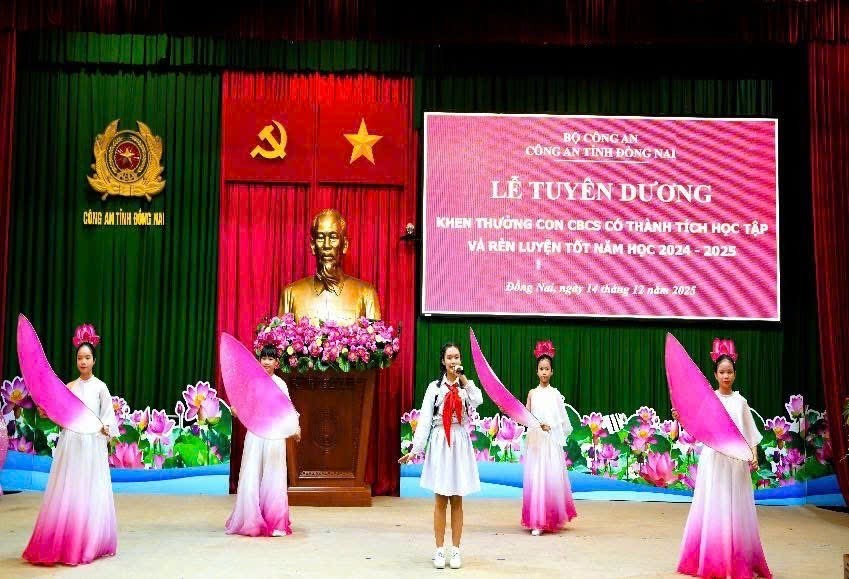 Công an tỉnh Đồng Nai tổ chức Lễ tuyên dương, khen thưởng con cán bộ, chiến sĩ học giỏi năm 2025