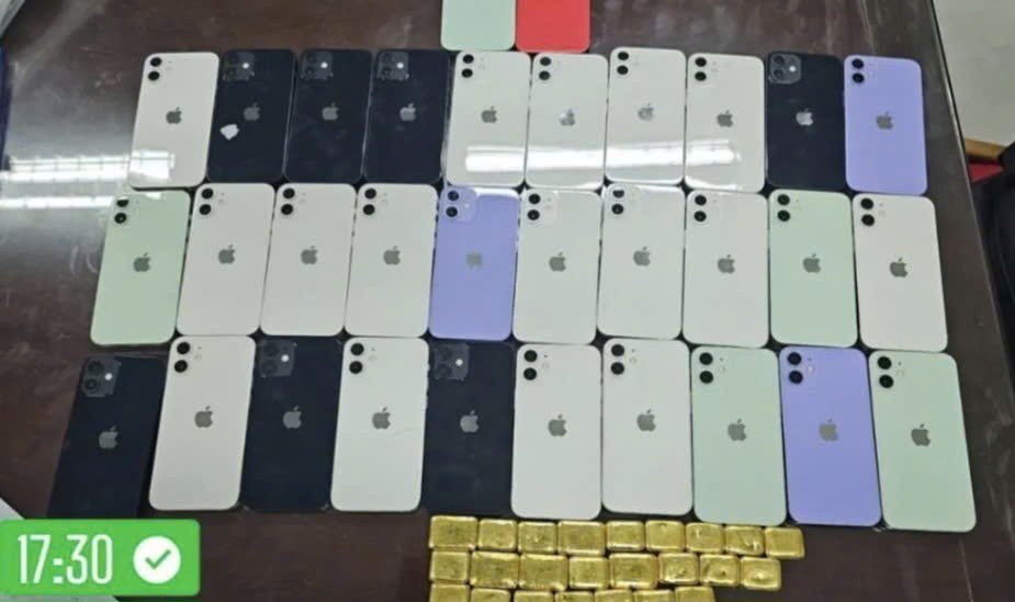 Tạm giữ lô hàng ký gửi chứa vàng và điện thoại tại Cảng Hàng không Cam Ranh Tạm giữ lô hàng ký gửi chứa vàng và điện thoại tại Cảng Hàng không Cam Ranh