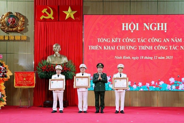 Công an tỉnh Ninh Bình phát động phong trào thi đua năm 2026