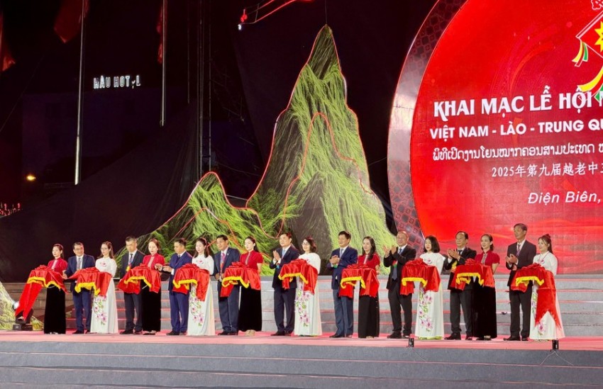 Khai mạc Lễ hội ném còn ba nước Việt Nam - Lào - Trung Quốc lần thứ IX