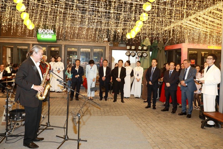 Khai mạc chuỗi hoạt động du lịch đêm “Hà Nội Đẹp Sound” tại Phố Sách