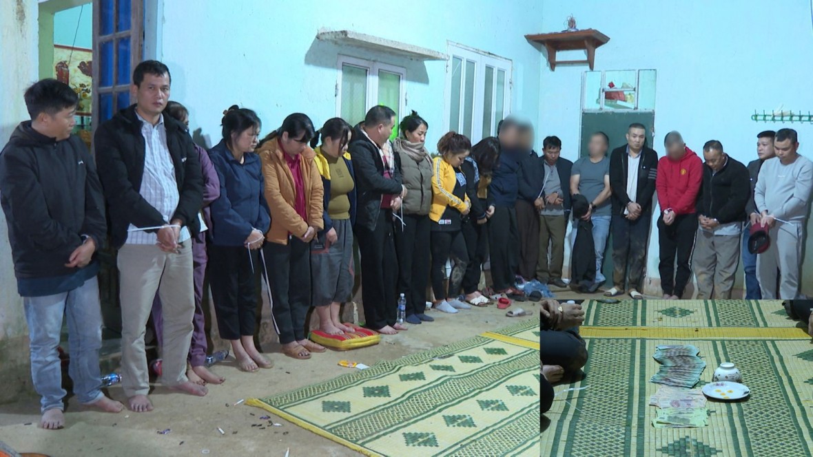 Các đối tượng cùng tang vật bị thu giữ - Ảnh Công an Thanh Hóa.