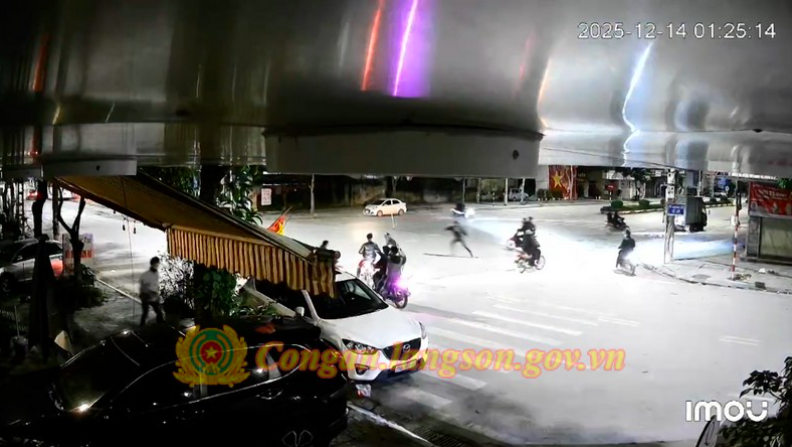 Hình ảnh trích xuất camera an ninh do người dân cung cấp về nhóm đối tượng có hành vi gây rối trật tự công cộng. Ảnh Công an Lạng Sơn.