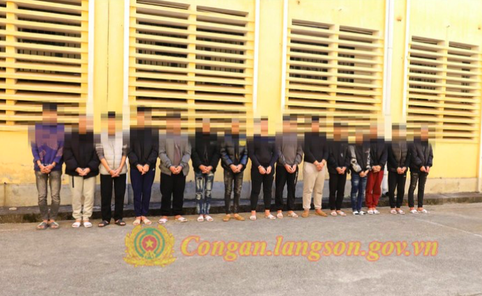 Nhóm đối tượng có hành vi gây rối trật tự công cộng tại cơ quan Công an. Ảnh Công an Lạng Sơn.