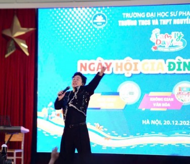 Ca sĩ Tùng Dương cháy cùng ngày hội gia đình Trường Nguyễn Tất Thành