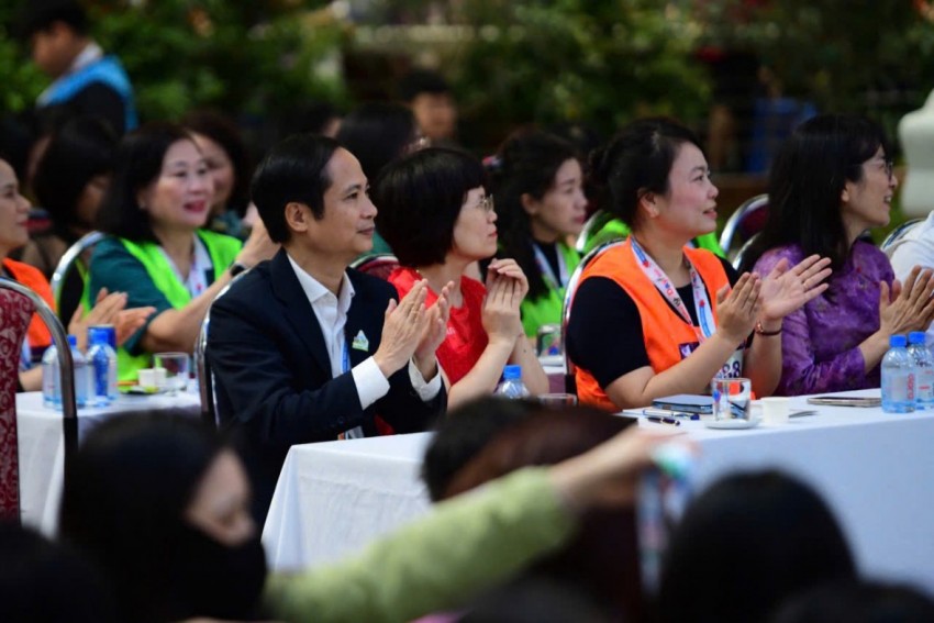 Các đại biểu tham dự ngày hội gia đình Trường Nguyễn Tất Thành.